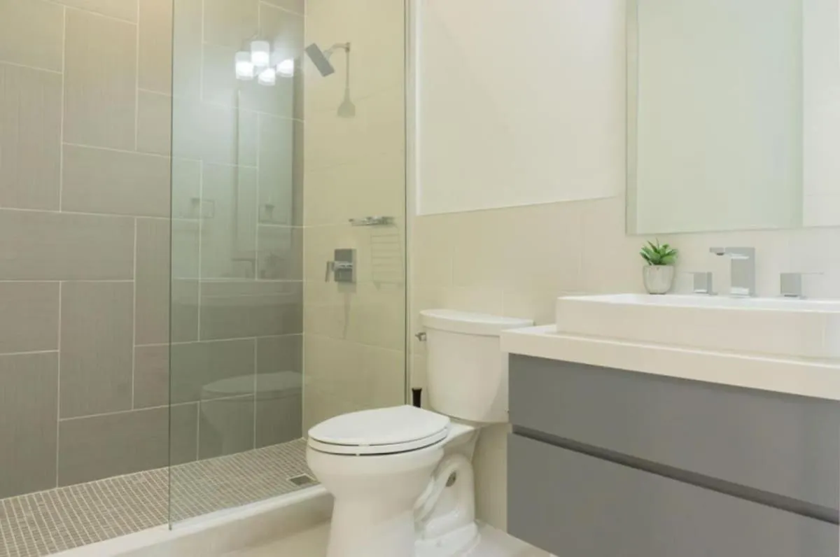 Via Apartment - New Kingston - Fully Ac