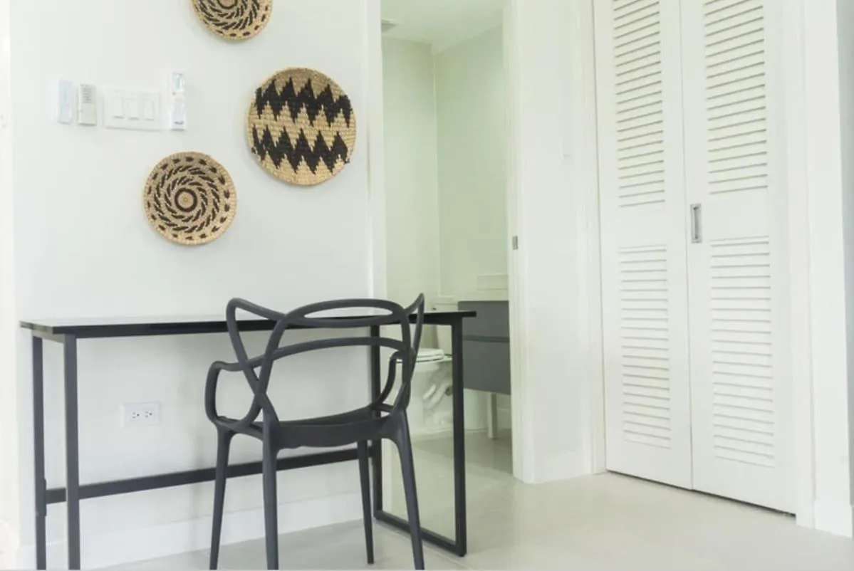 Via Apartment - New Kingston - Fully Ac 0*,