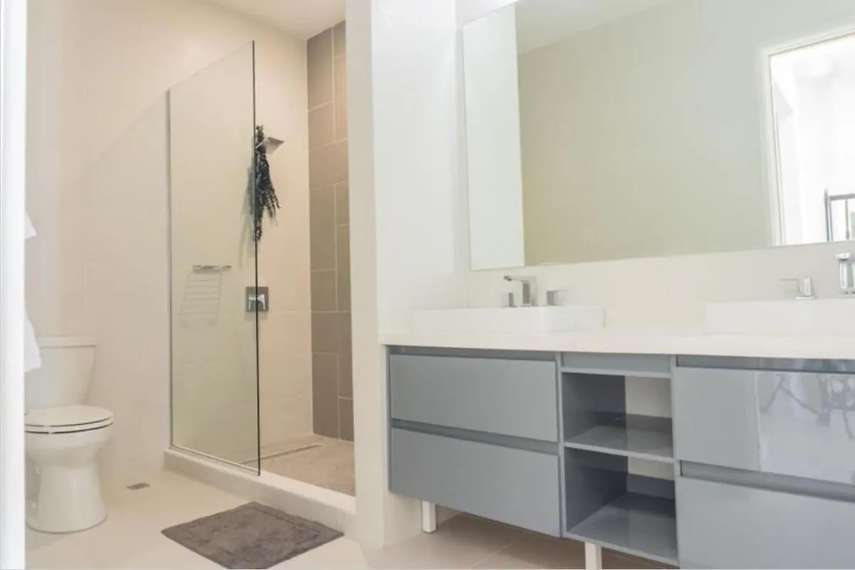 Via Apartment - New Kingston - Fully Ac